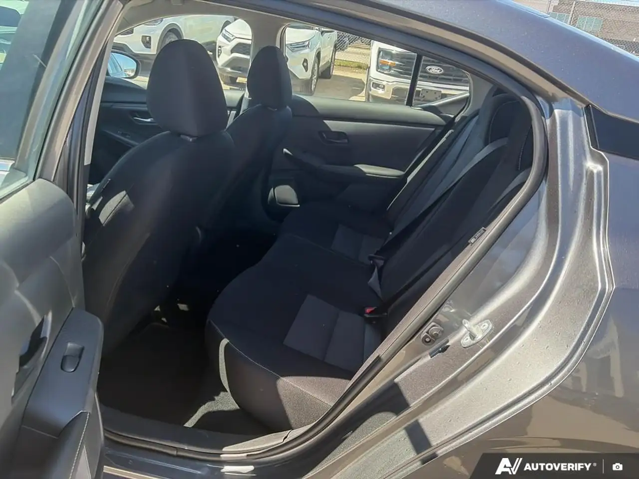 Nissan Sentra снимка Nissan Sentra