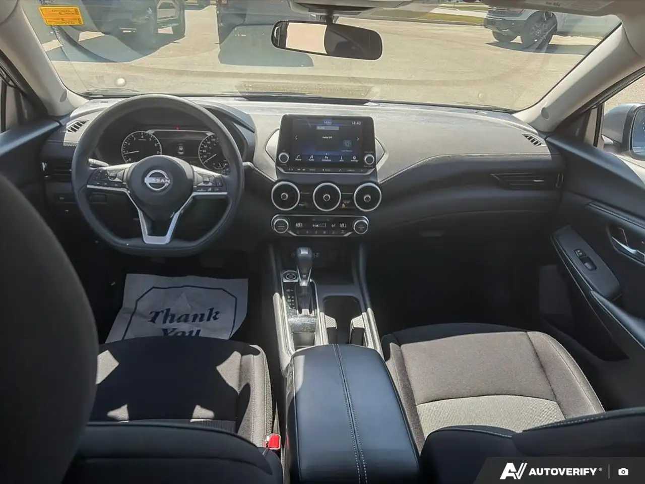 Nissan Sentra снимка Nissan Sentra