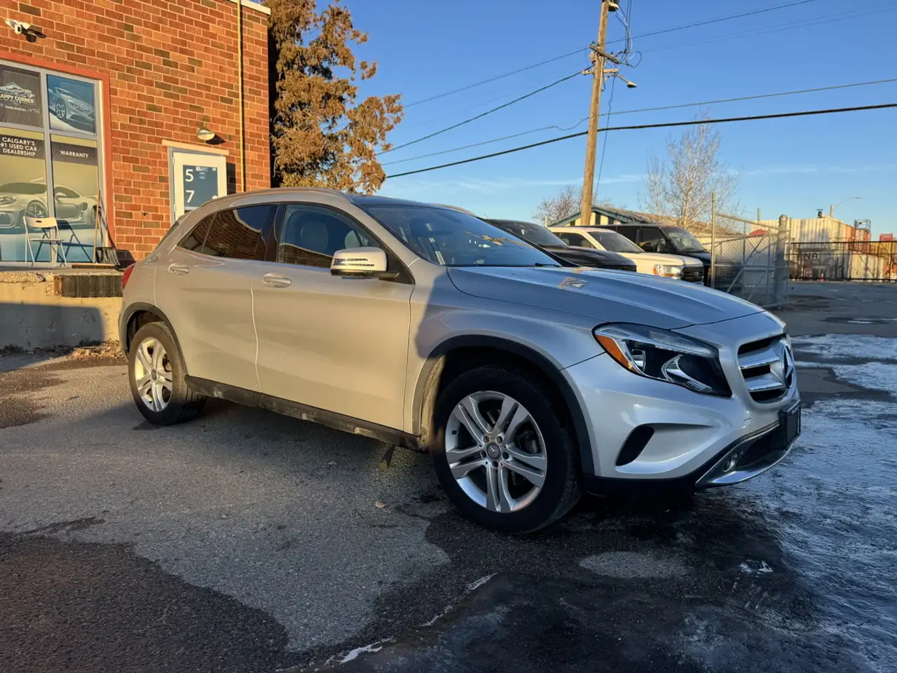 Mercedes-Benz GLA снимка Mercedes-Benz GLA