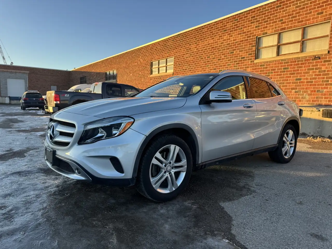 Mercedes-Benz GLA снимка Mercedes-Benz GLA