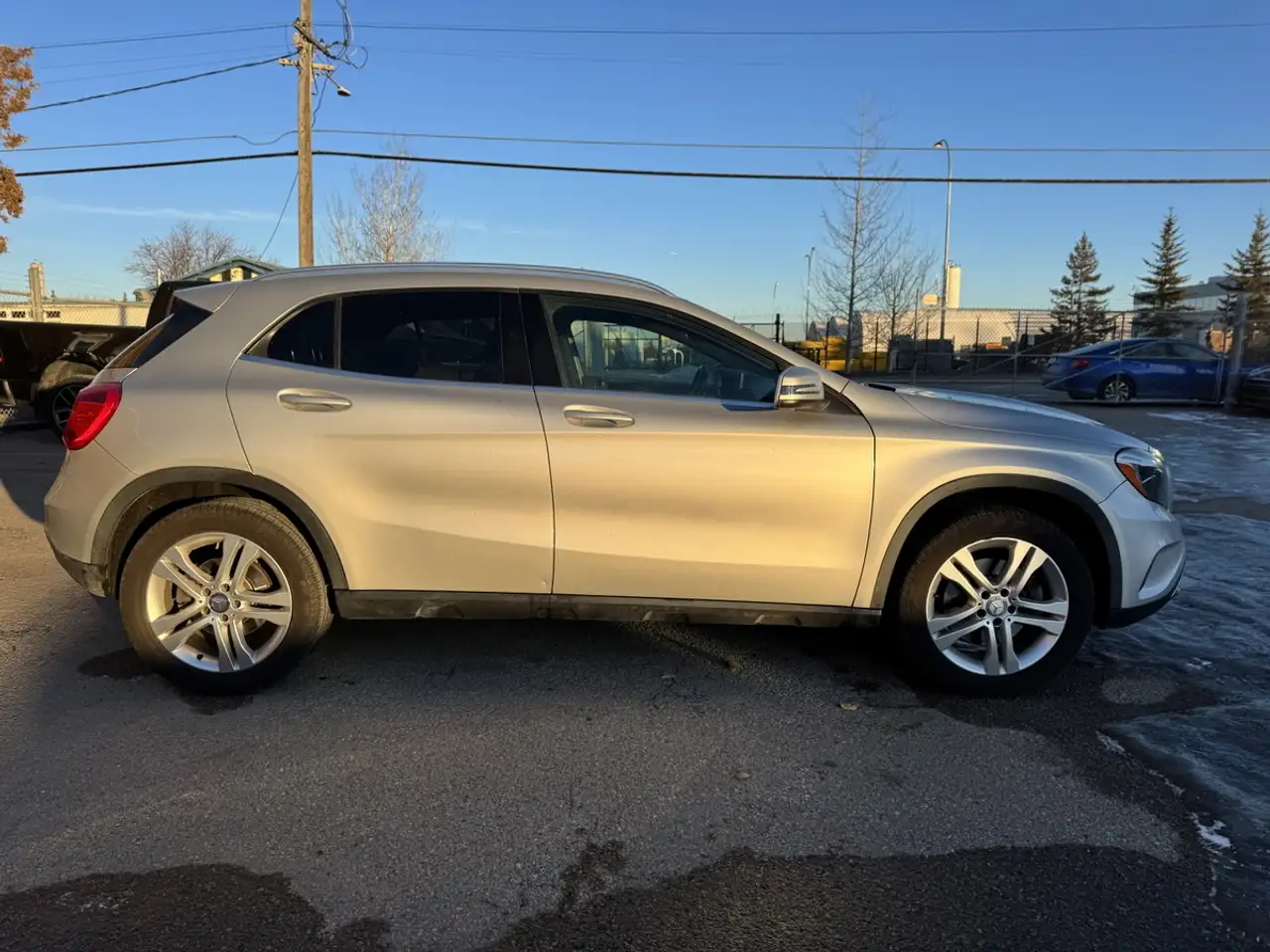 Mercedes-Benz GLA снимка Mercedes-Benz GLA