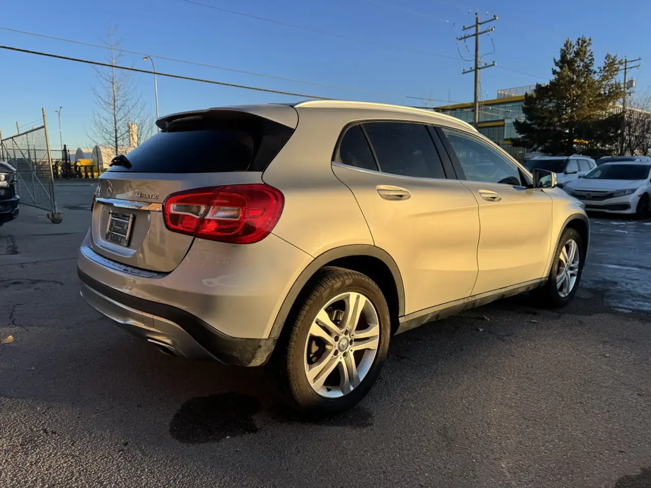 Mercedes-Benz GLA снимка Mercedes-Benz GLA