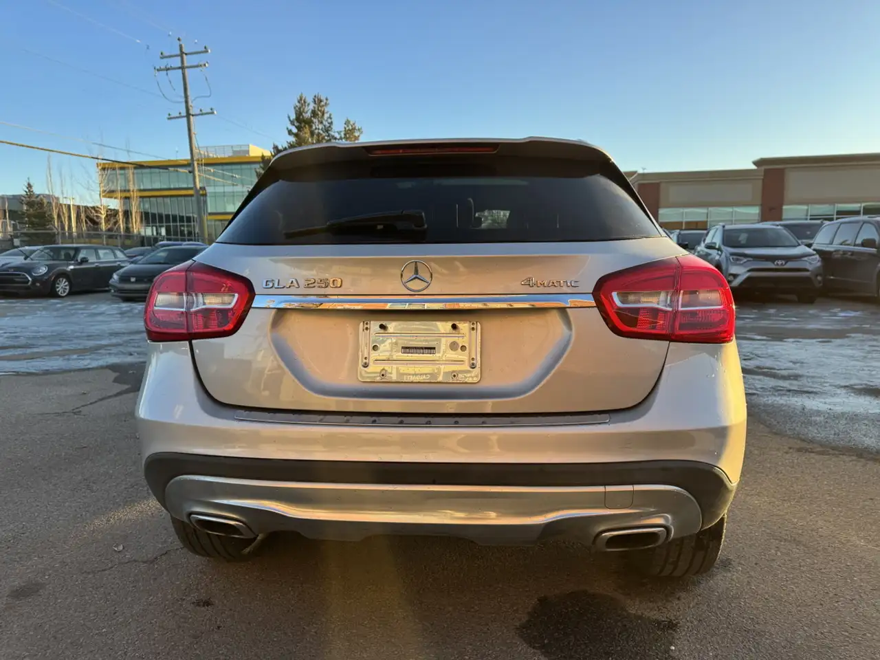 Mercedes-Benz GLA снимка Mercedes-Benz GLA