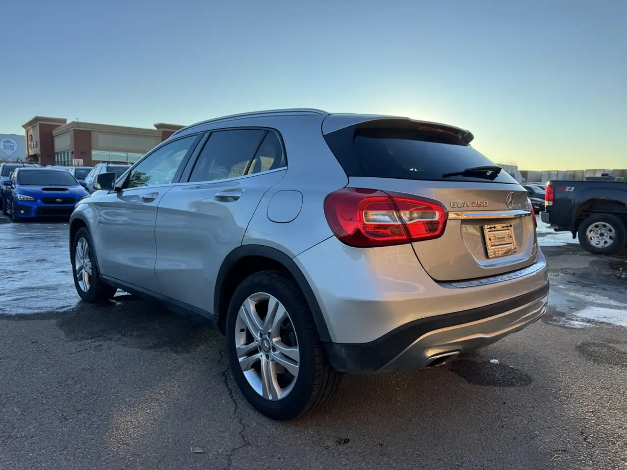 Mercedes-Benz GLA снимка Mercedes-Benz GLA