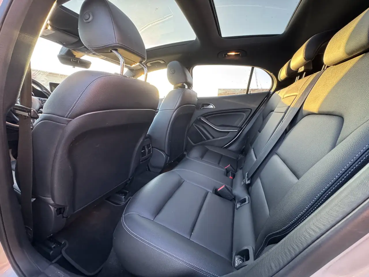 Mercedes-Benz GLA снимка Mercedes-Benz GLA