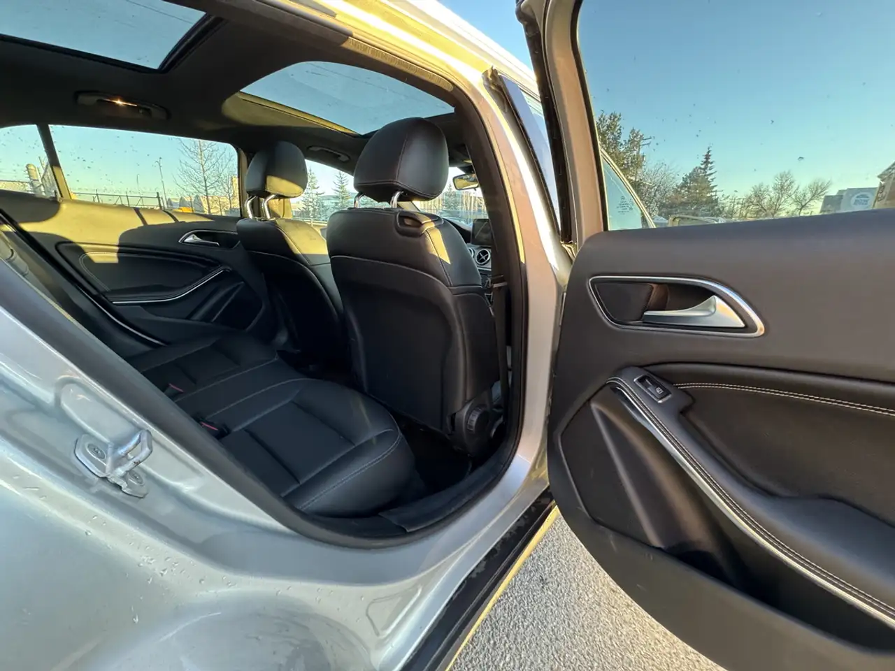 Mercedes-Benz GLA снимка Mercedes-Benz GLA
