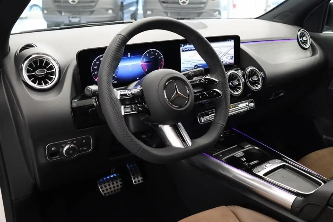 Mercedes-Benz GLA снимка Mercedes-Benz GLA