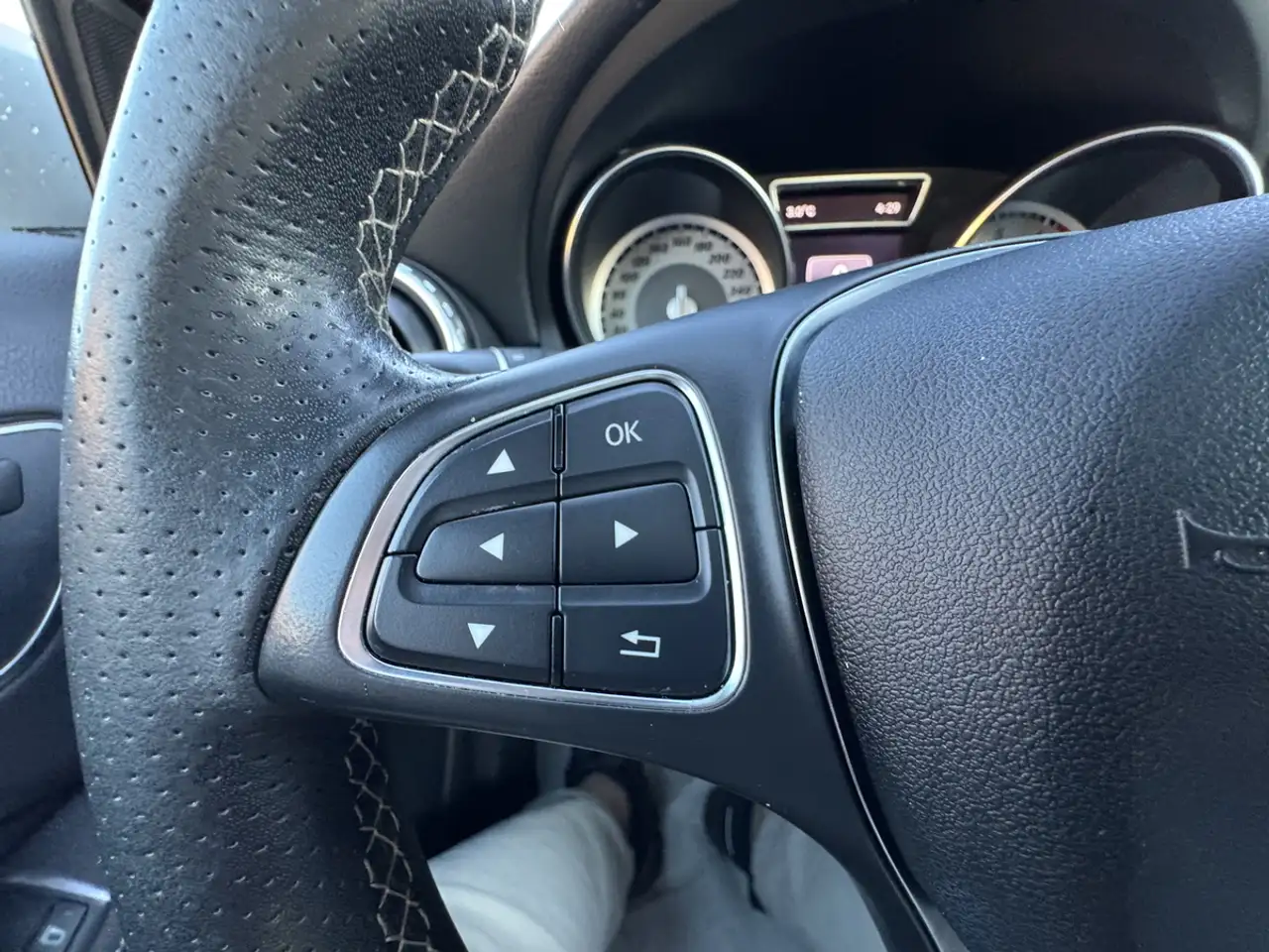 Mercedes-Benz GLA снимка Mercedes-Benz GLA