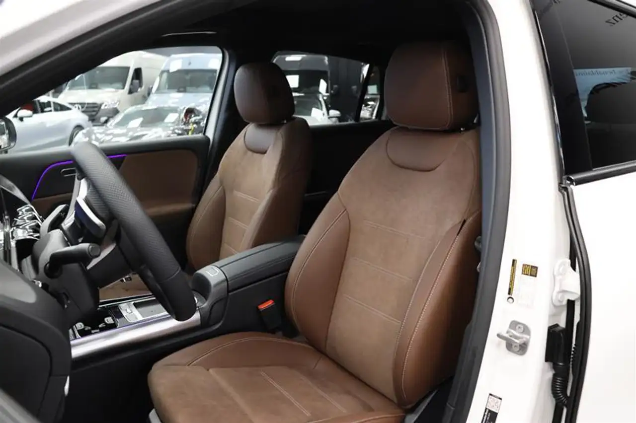 Mercedes-Benz GLA снимка Mercedes-Benz GLA