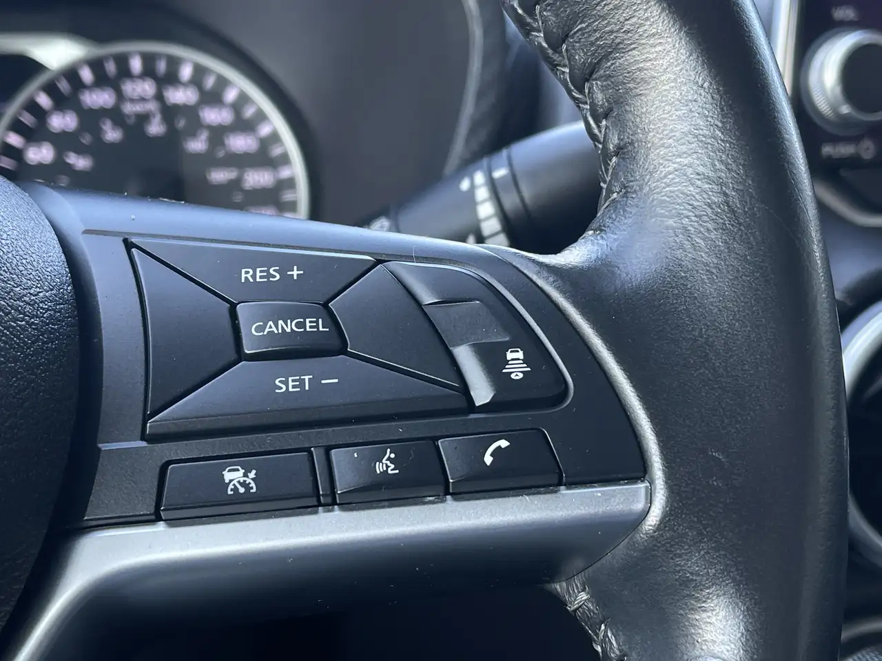 Nissan Sentra снимка Nissan Sentra