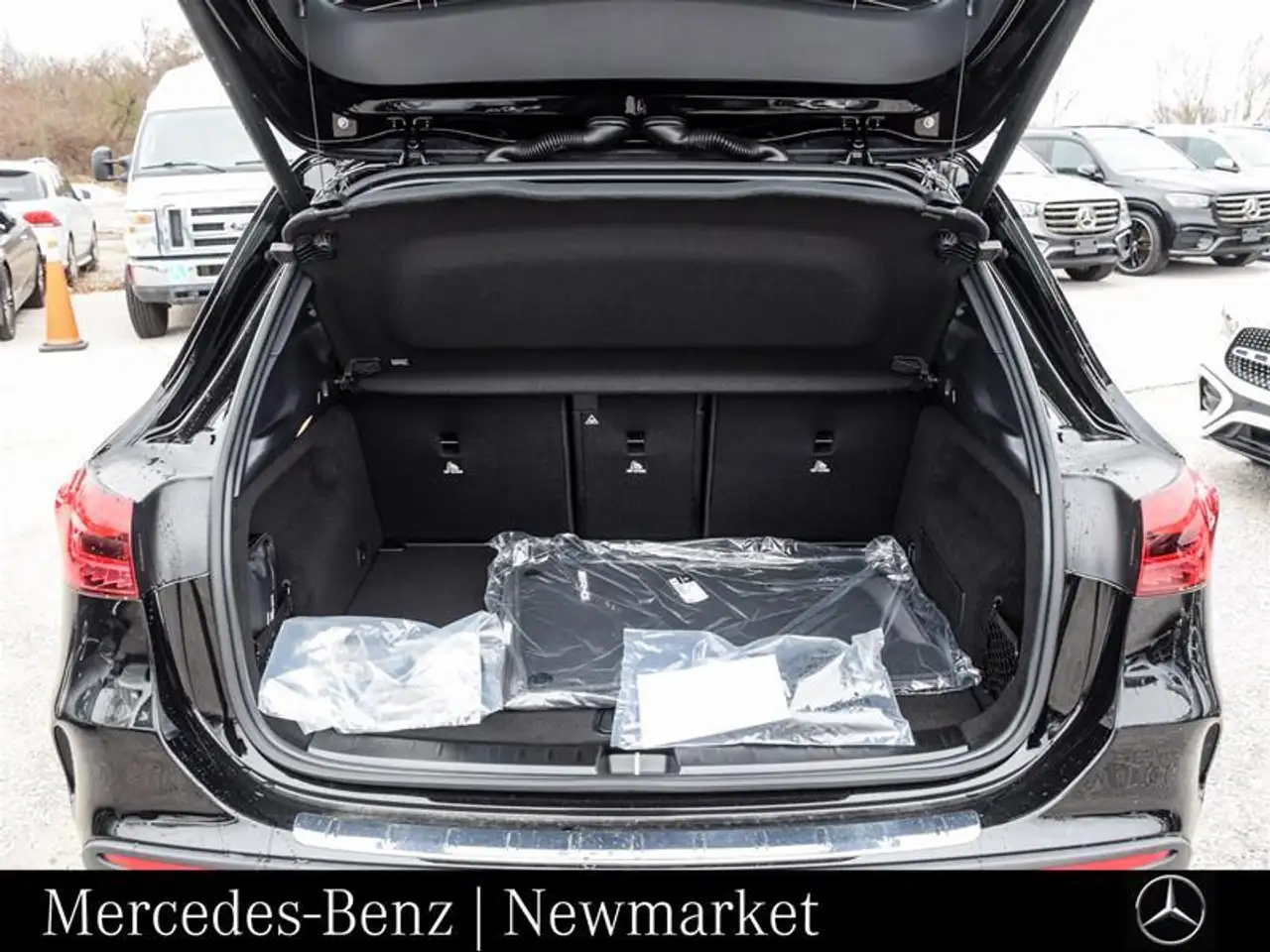 Mercedes-Benz GLA снимка Mercedes-Benz GLA