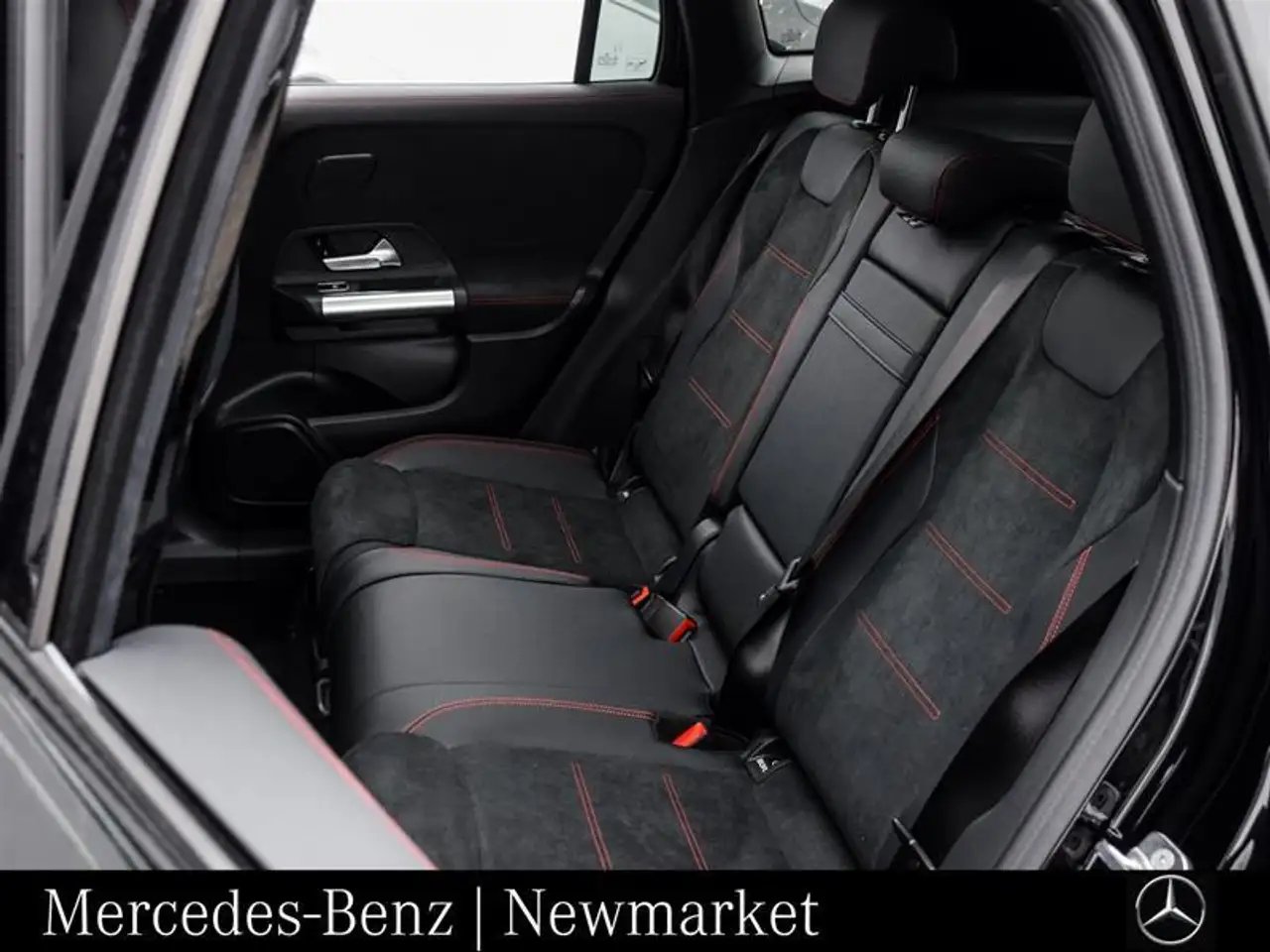 Mercedes-Benz GLA снимка Mercedes-Benz GLA