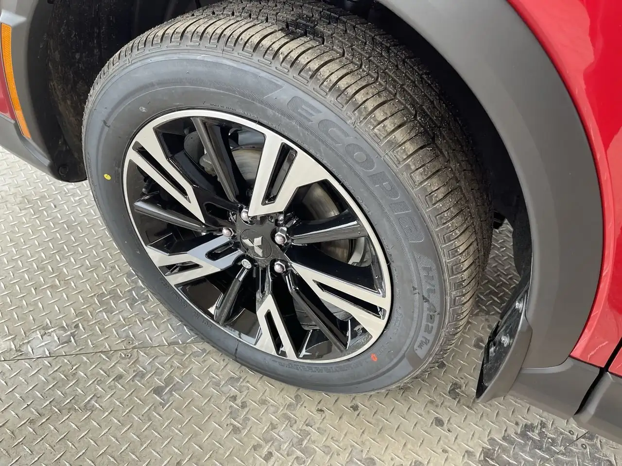 Mitsubishi Eclipse Cross снимка Mitsubishi Eclipse Cross