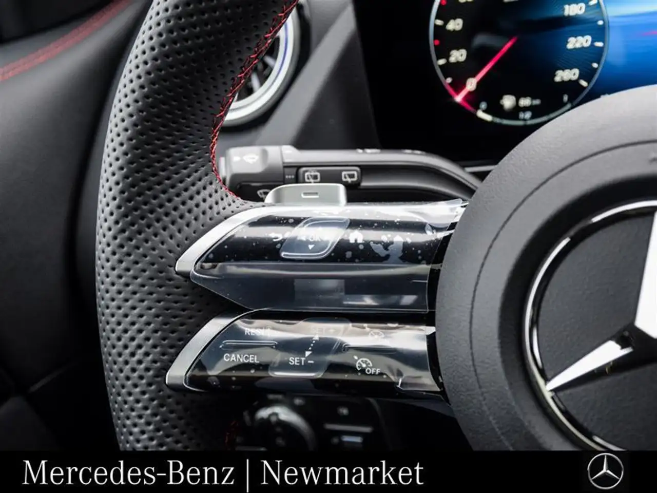 Mercedes-Benz GLA снимка Mercedes-Benz GLA