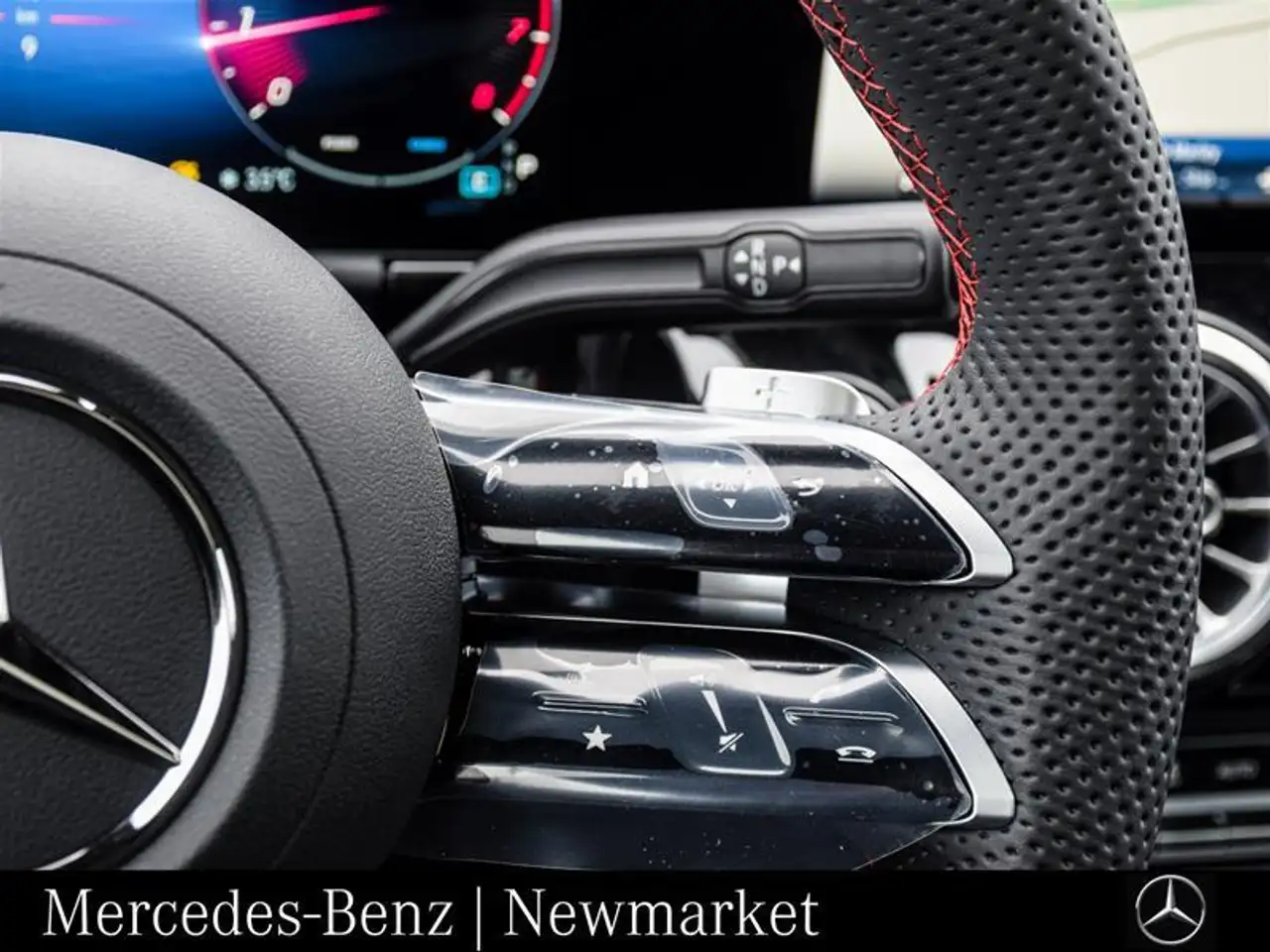 Mercedes-Benz GLA снимка Mercedes-Benz GLA