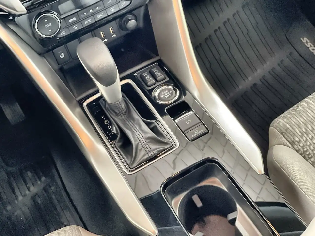 Mitsubishi Eclipse Cross снимка Mitsubishi Eclipse Cross