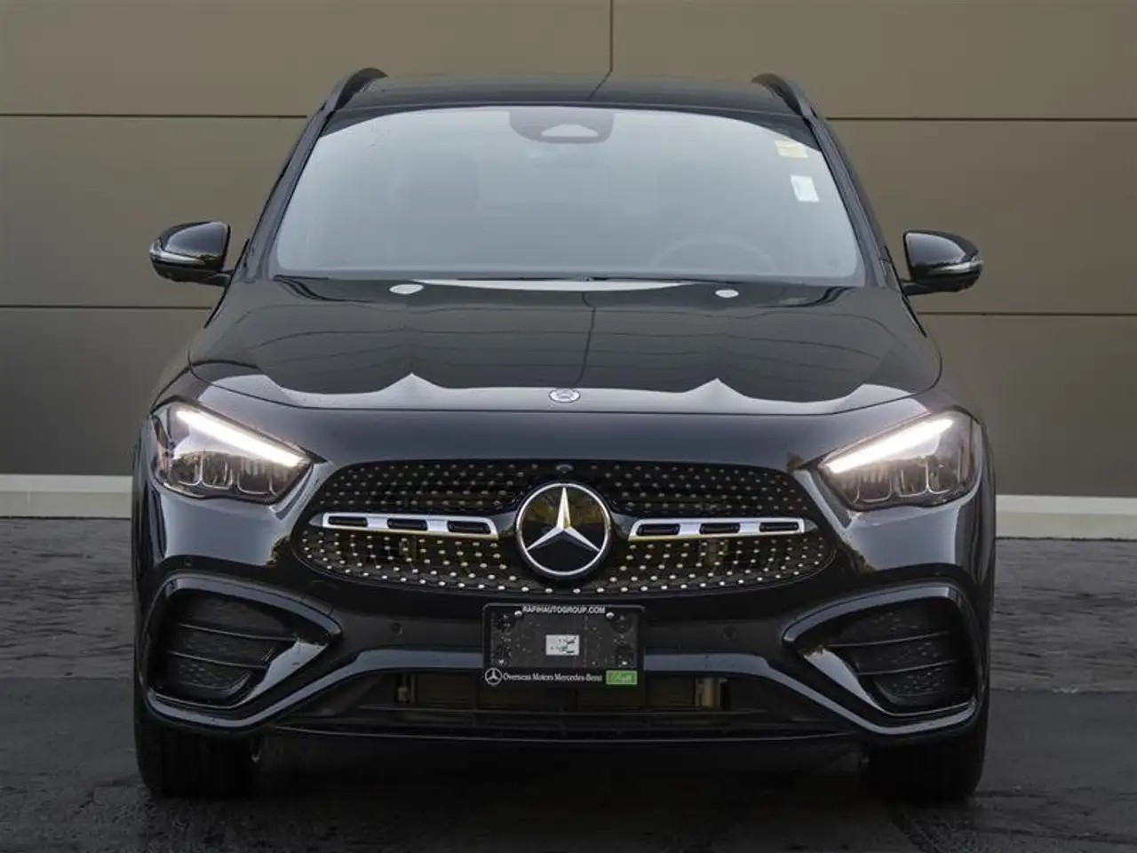 Mercedes-Benz GLA снимка Mercedes-Benz GLA