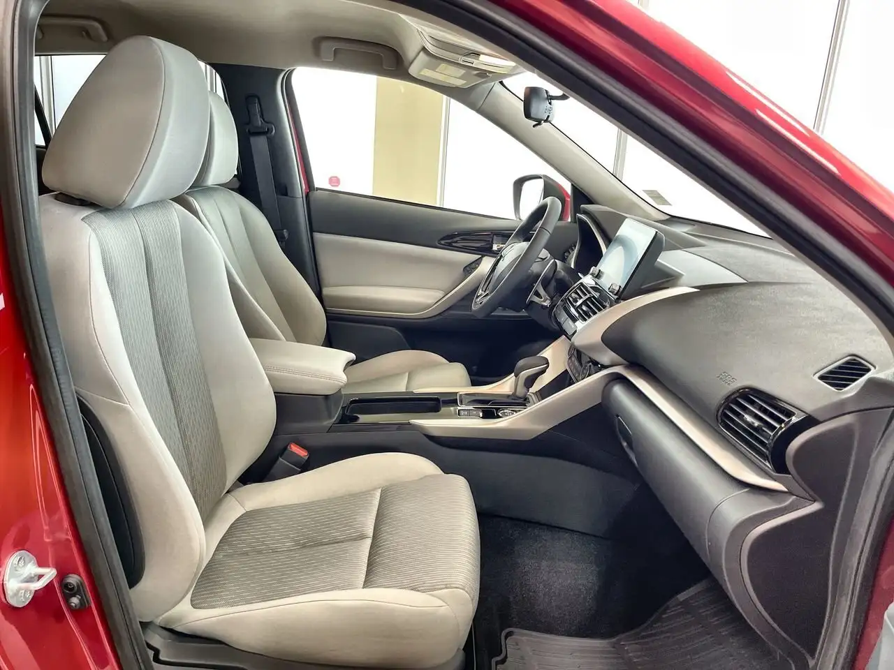 Mitsubishi Eclipse Cross снимка Mitsubishi Eclipse Cross