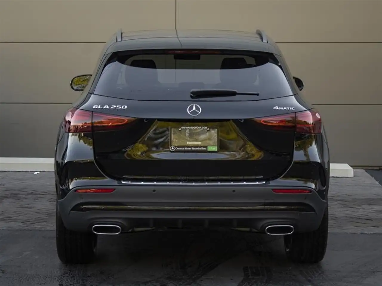 Mercedes-Benz GLA снимка Mercedes-Benz GLA