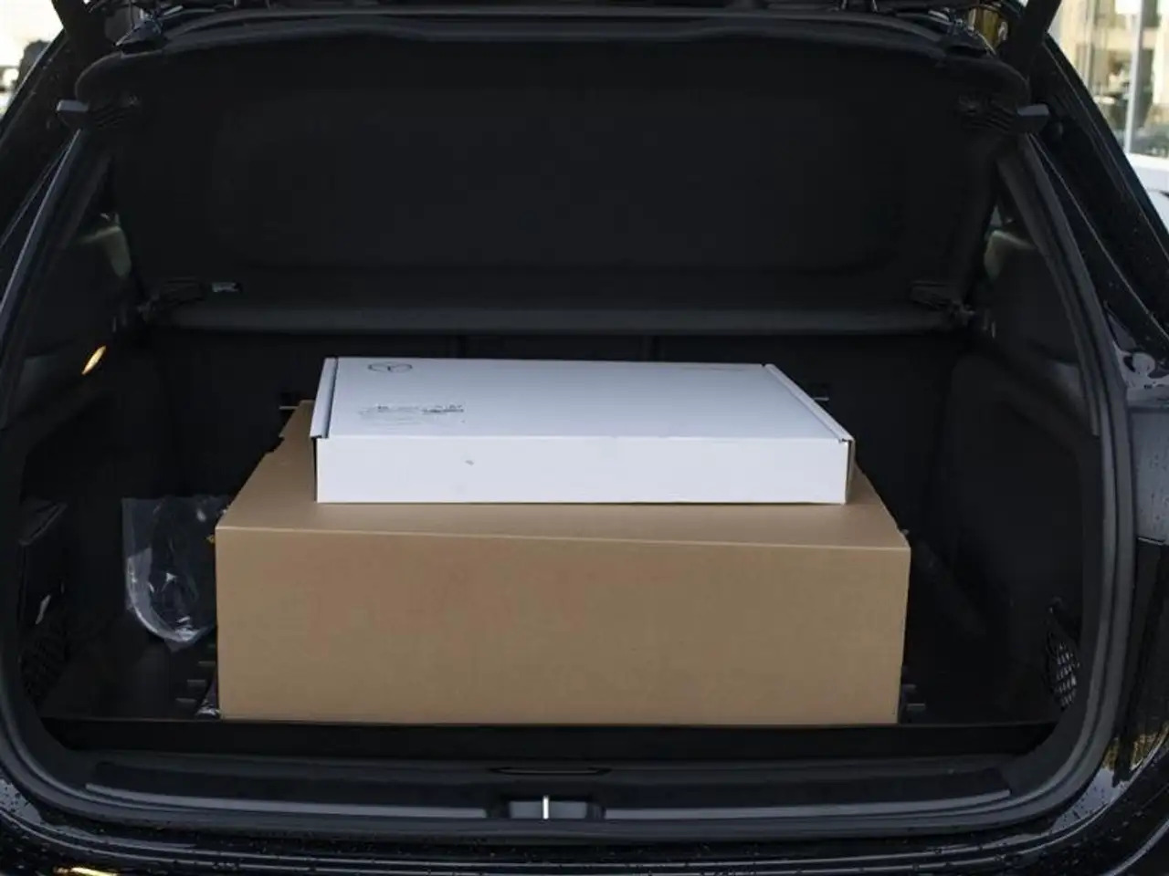 Mercedes-Benz GLA снимка Mercedes-Benz GLA