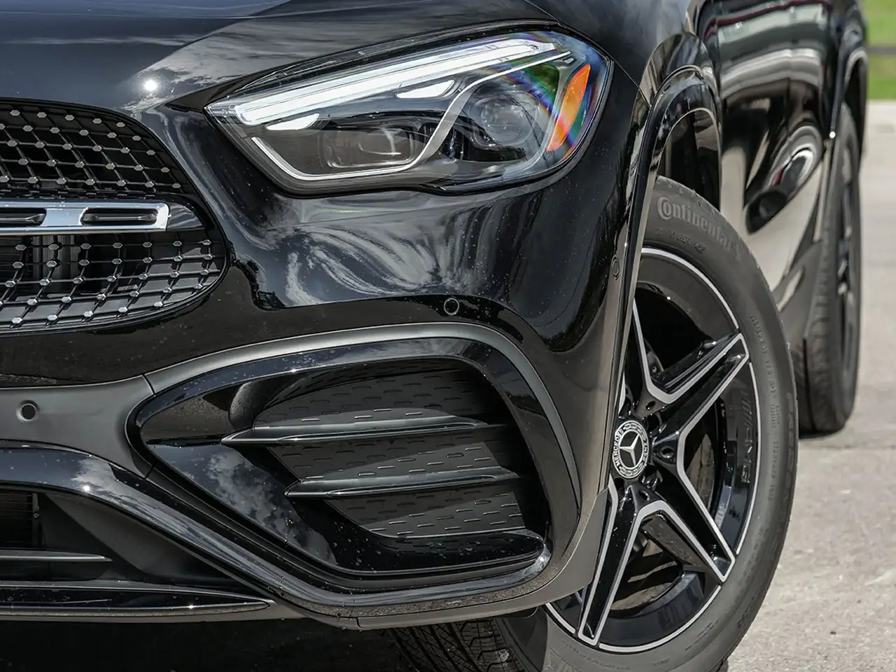 Mercedes-Benz GLA снимка Mercedes-Benz GLA