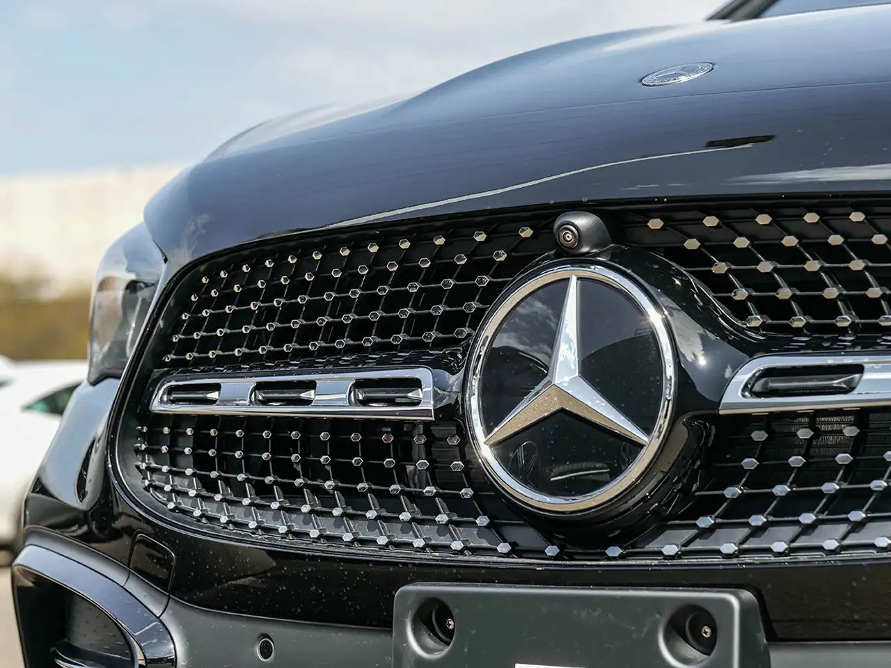 Mercedes-Benz GLA снимка Mercedes-Benz GLA