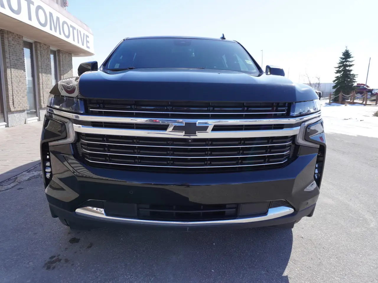 Chevrolet Suburban снимка Chevrolet Suburban