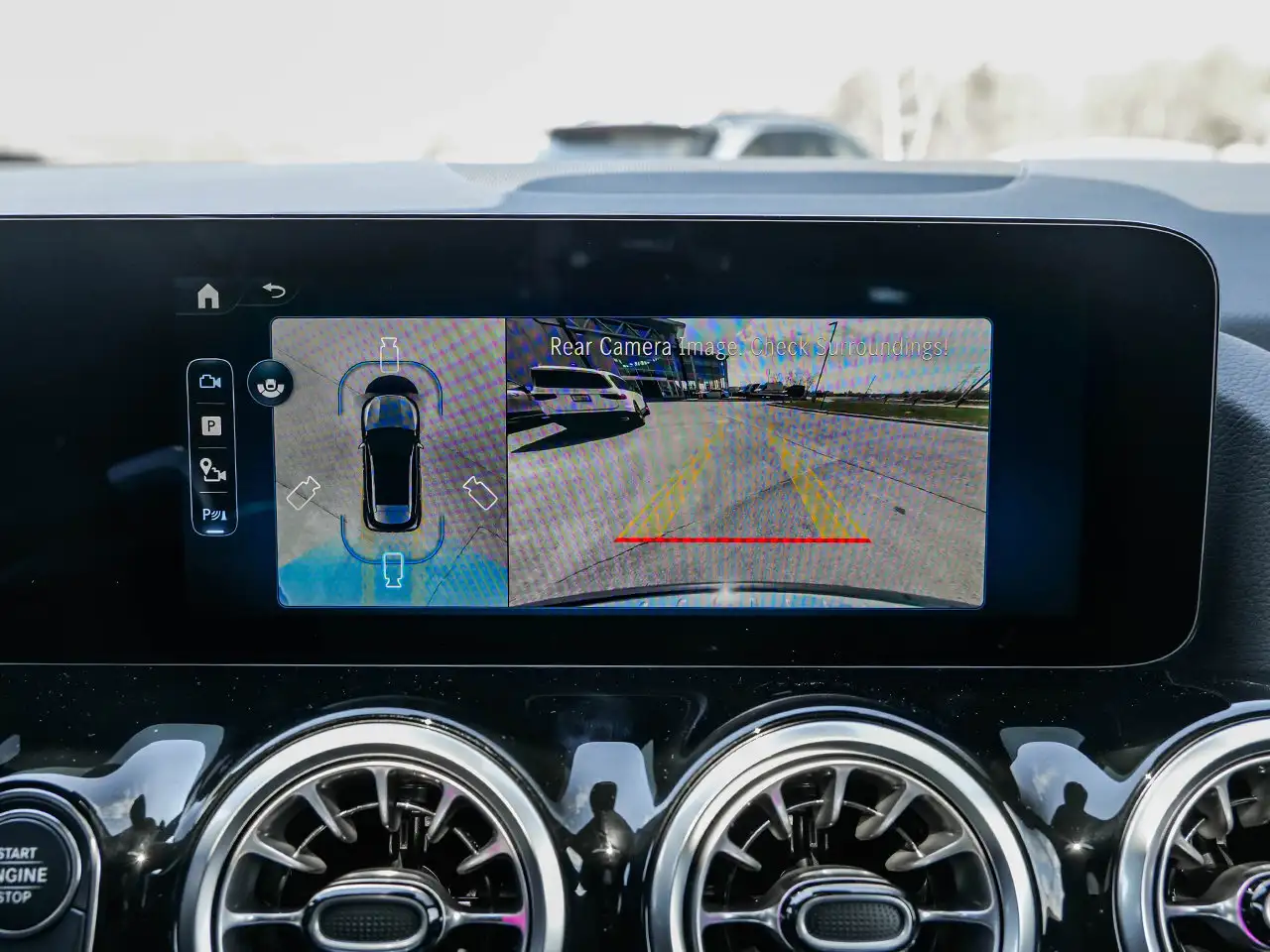 Mercedes-Benz GLA снимка Mercedes-Benz GLA