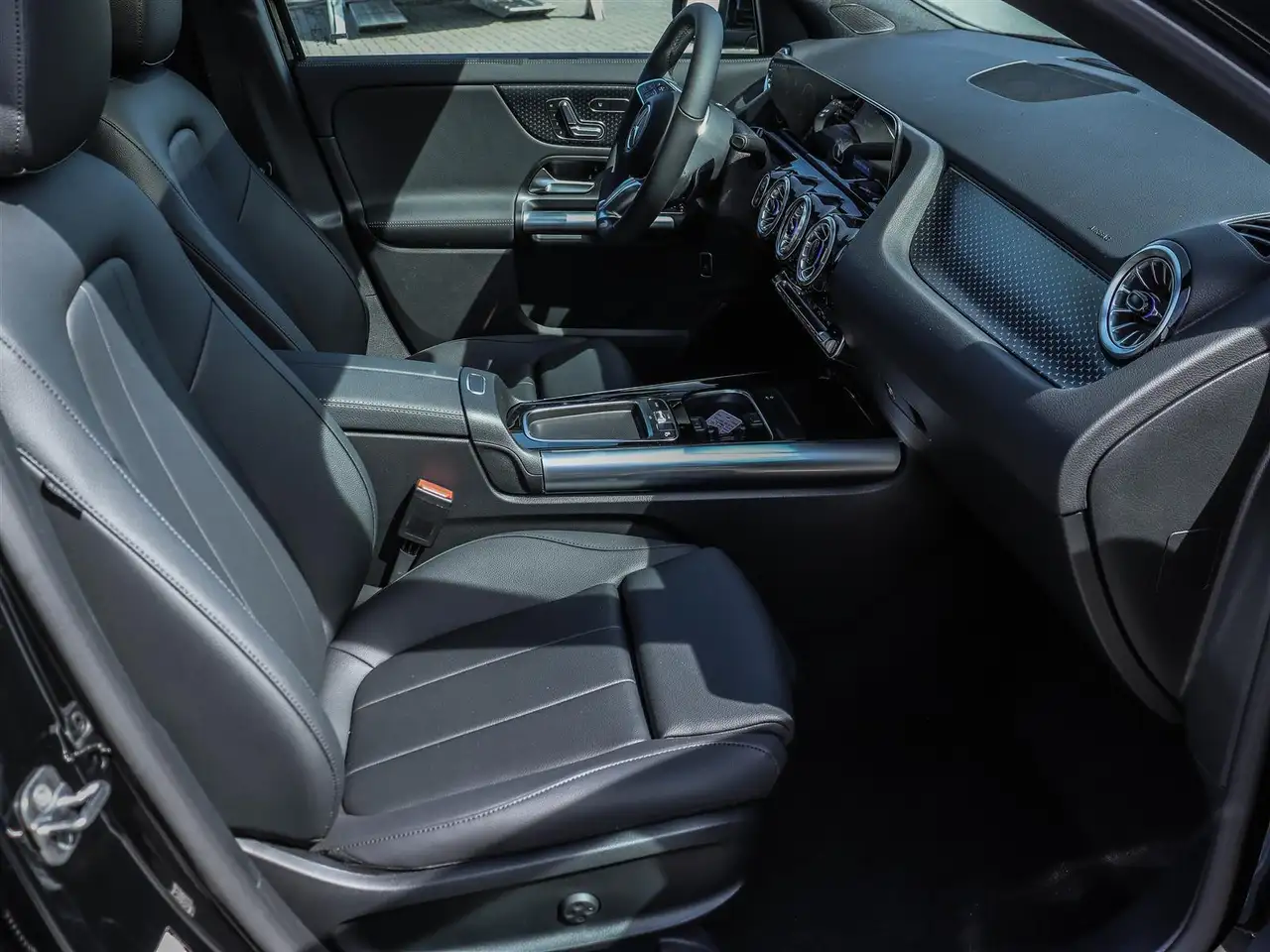 Mercedes-Benz GLA photo Mercedes-Benz GLA