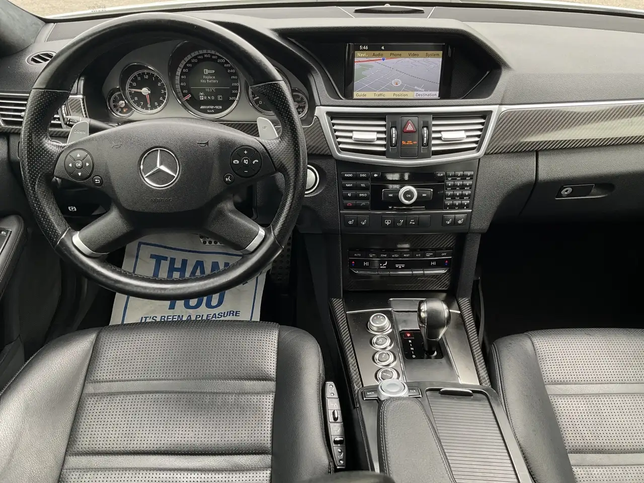Mercedes-Benz E-Class снимка Mercedes-Benz E-Class