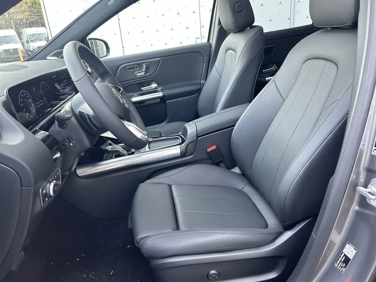 Mercedes-Benz GLA снимка Mercedes-Benz GLA