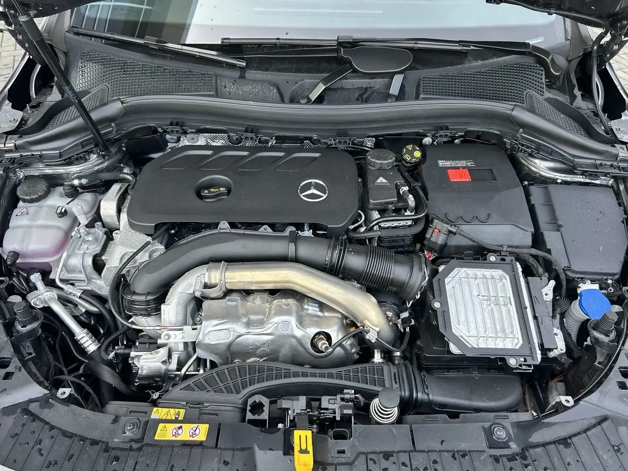 Mercedes-Benz GLA снимка Mercedes-Benz GLA