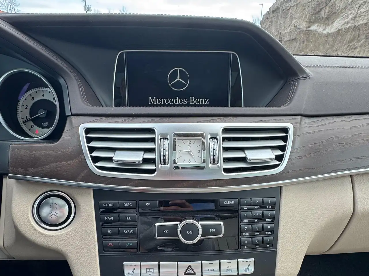 Mercedes-Benz E-Class photo Mercedes-Benz E-Class