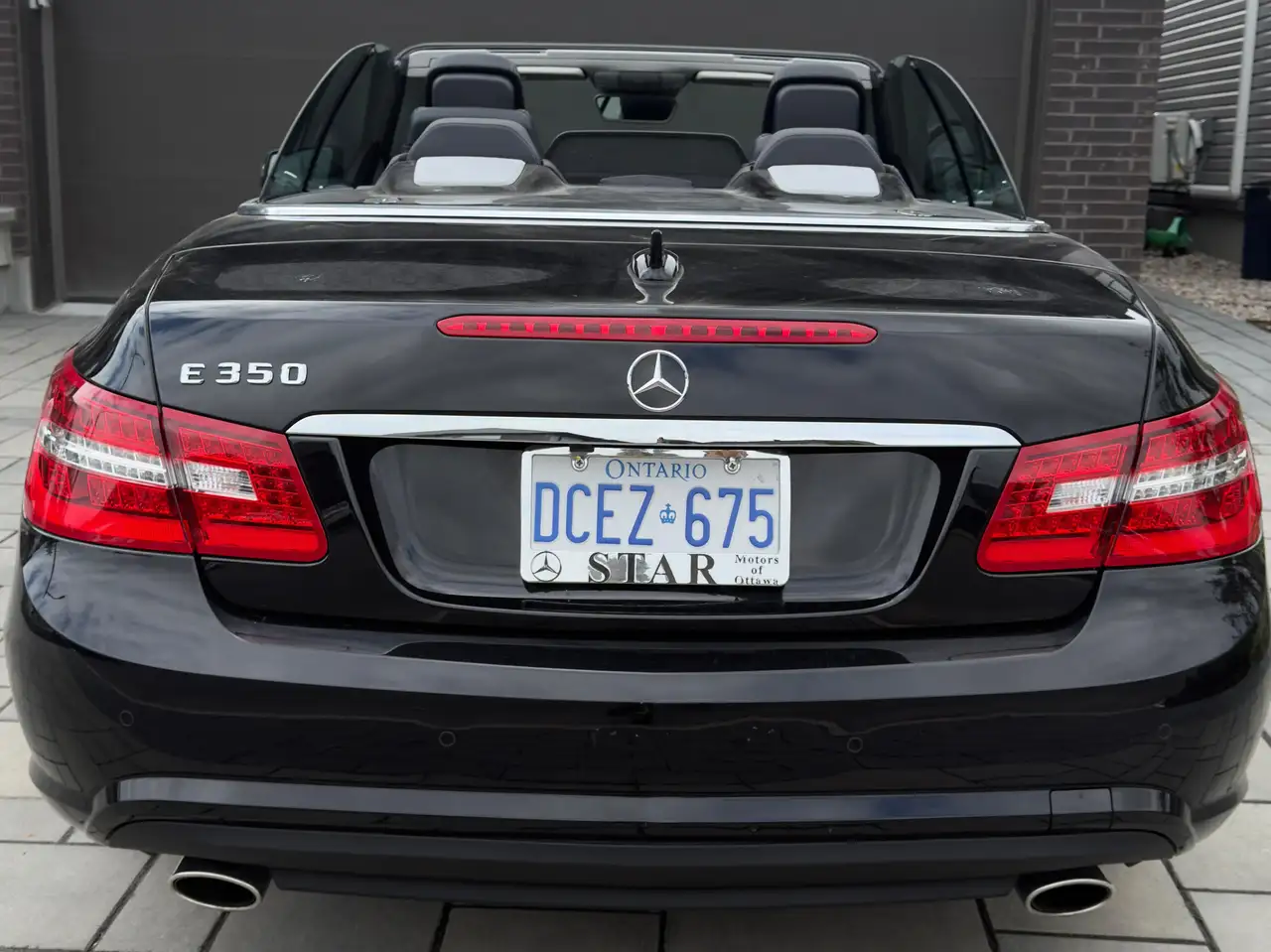 Mercedes-Benz E-Class снимка Mercedes-Benz E-Class