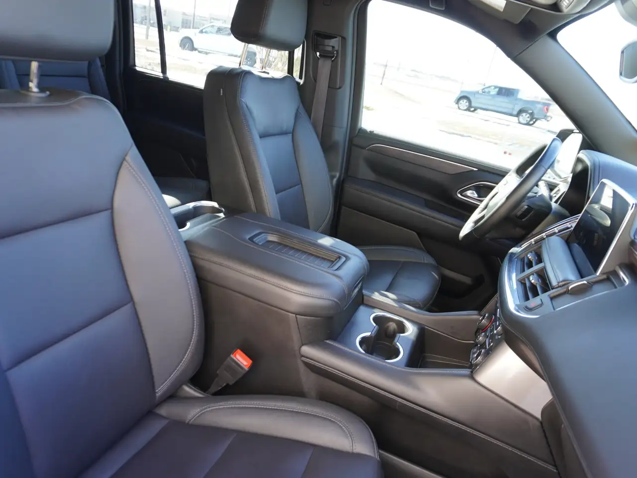 Chevrolet Suburban снимка Chevrolet Suburban