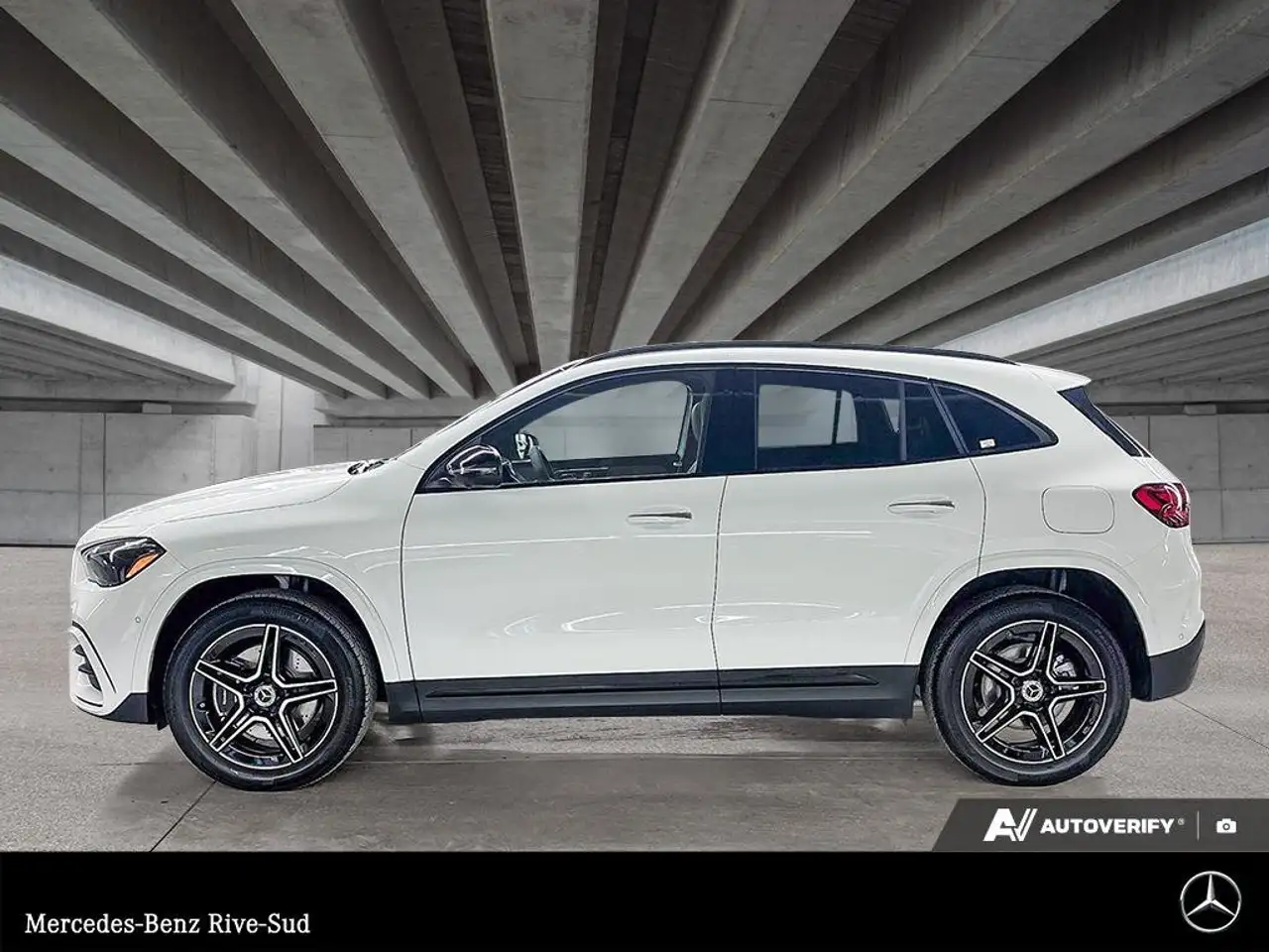 Mercedes-Benz GLA снимка Mercedes-Benz GLA