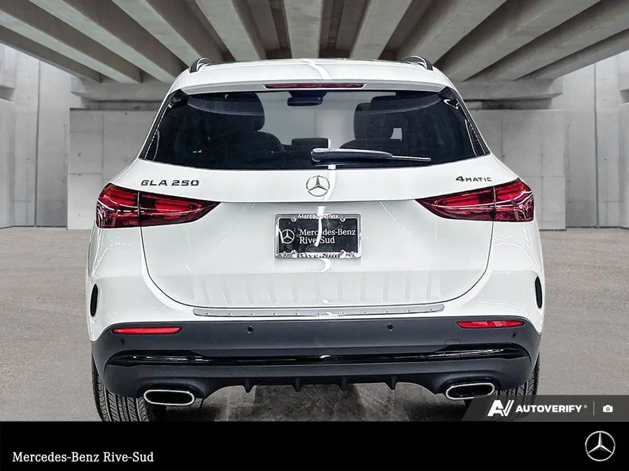 Mercedes-Benz GLA снимка Mercedes-Benz GLA