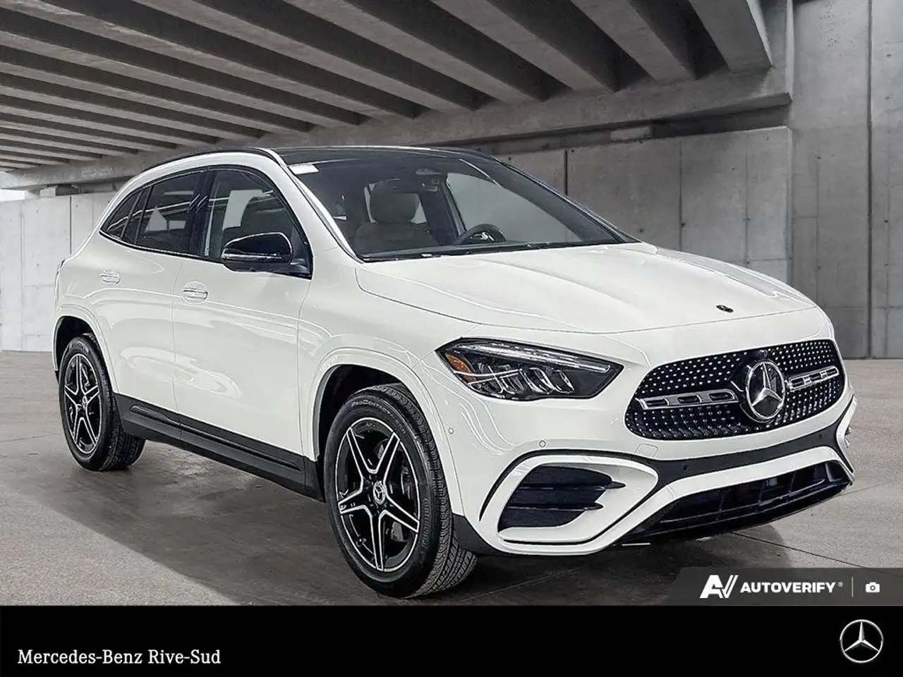 Mercedes-Benz GLA снимка Mercedes-Benz GLA