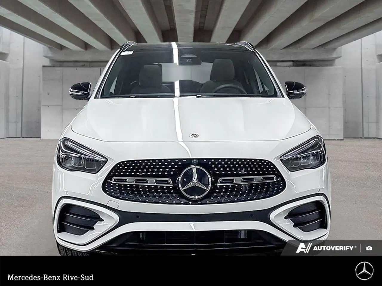 Mercedes-Benz GLA снимка Mercedes-Benz GLA