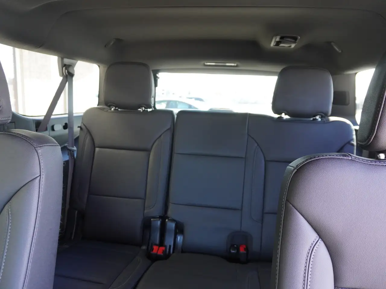 Chevrolet Suburban снимка Chevrolet Suburban
