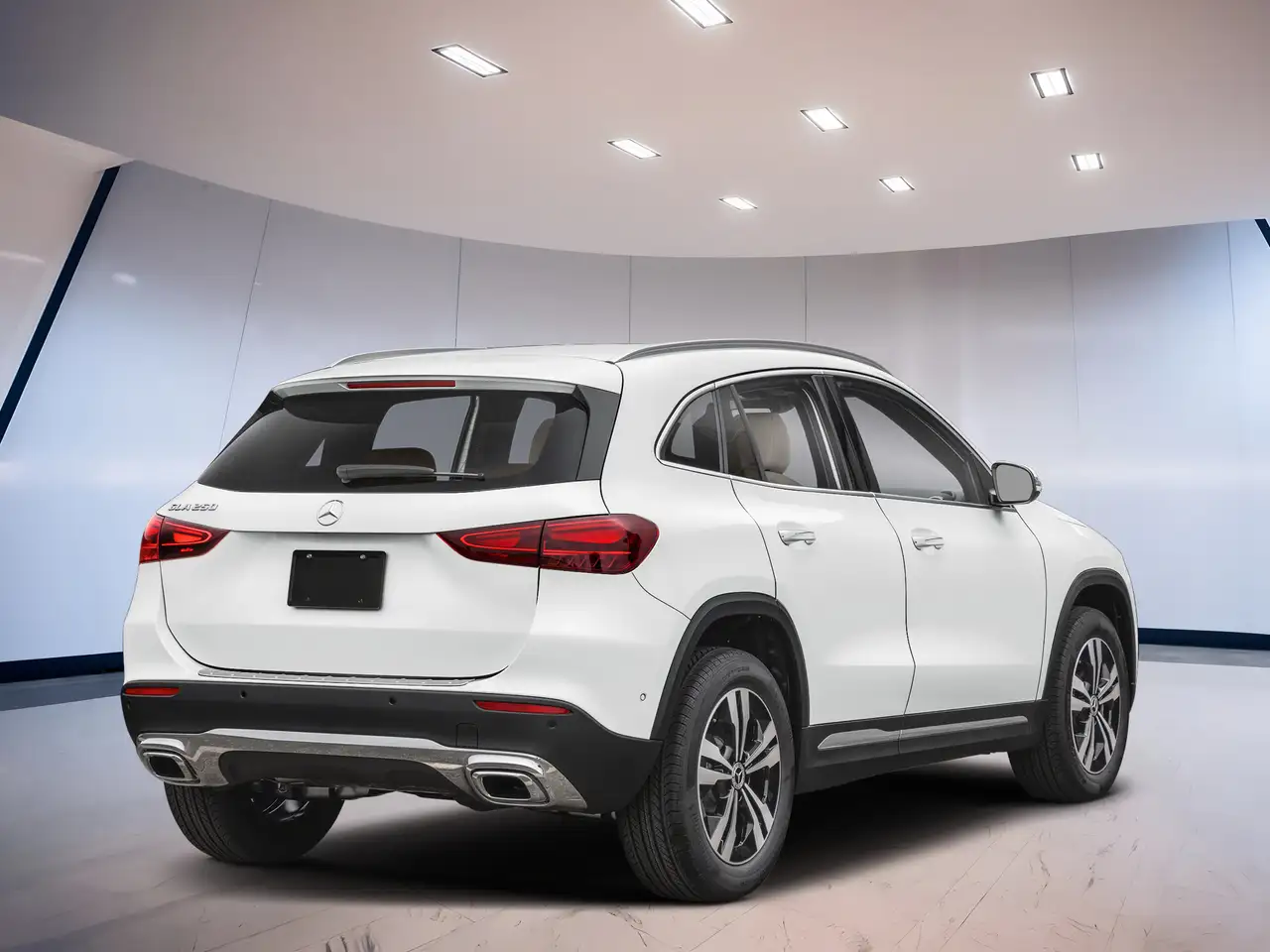 Mercedes-Benz GLA снимка Mercedes-Benz GLA