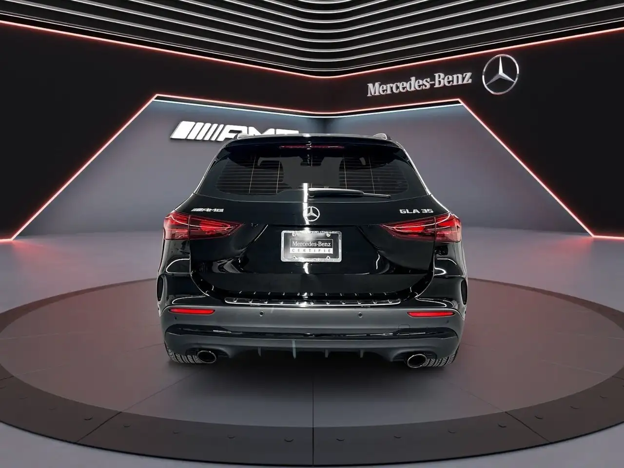 Mercedes-Benz GLA снимка Mercedes-Benz GLA