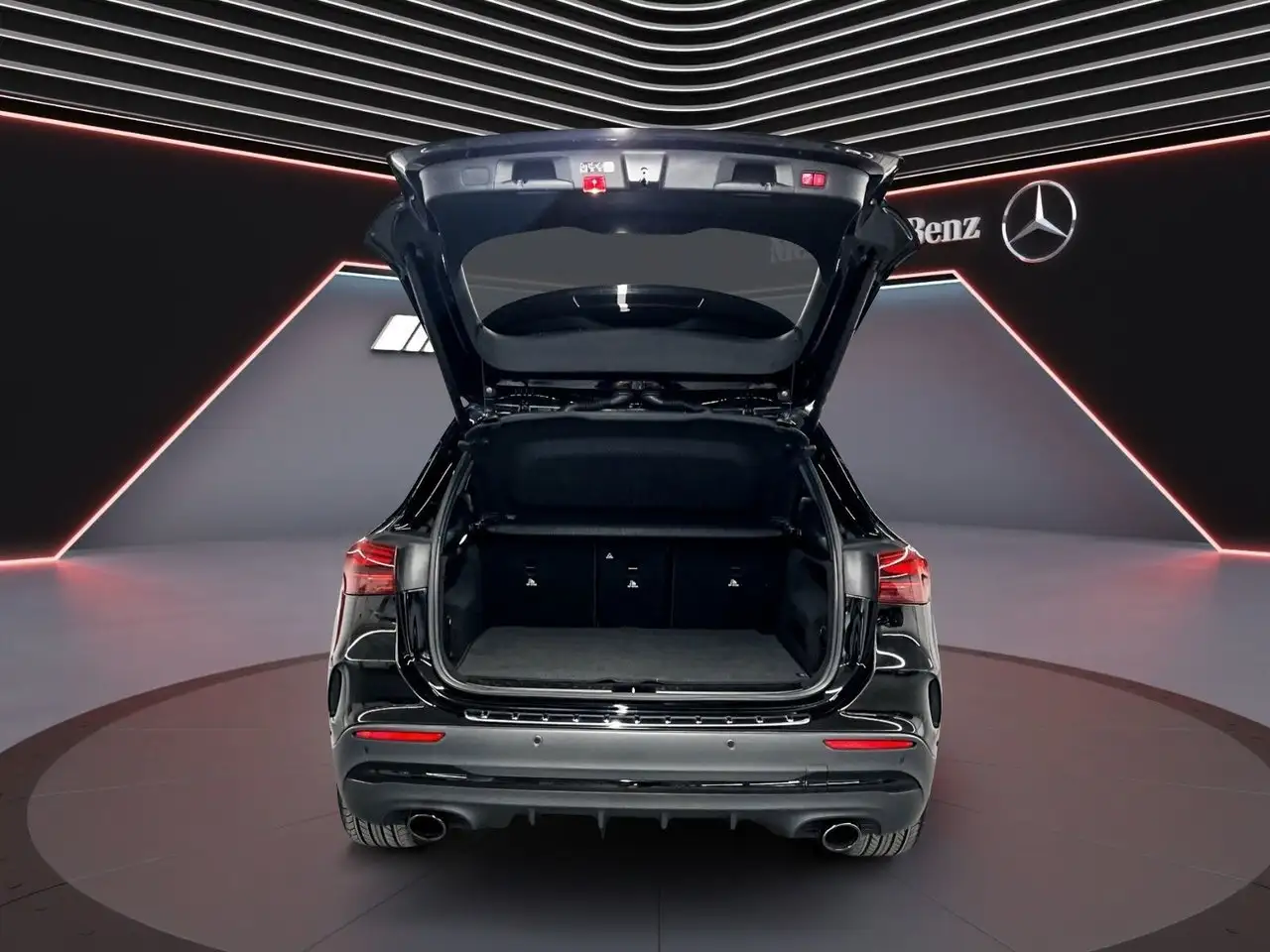 Mercedes-Benz GLA снимка Mercedes-Benz GLA
