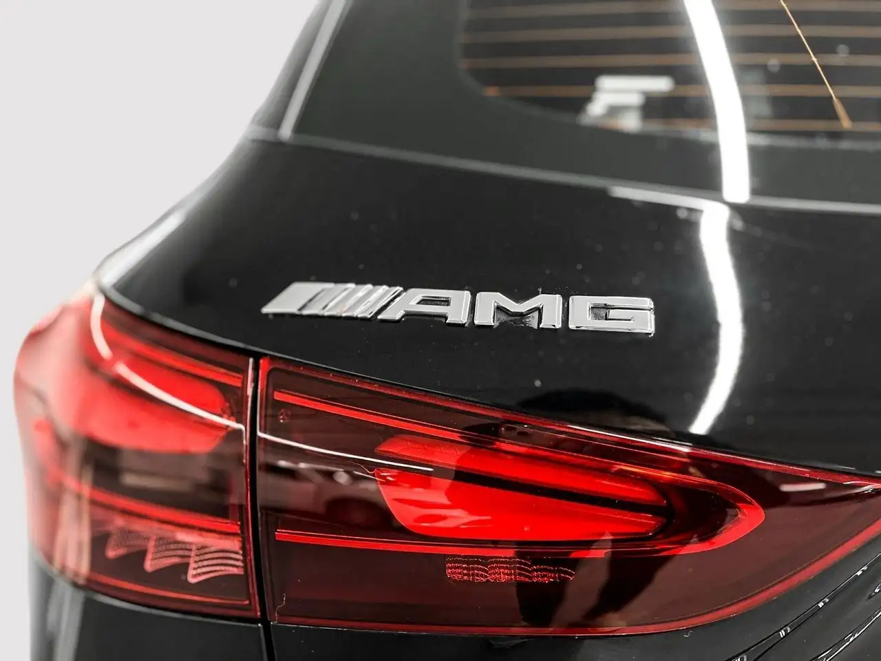 Mercedes-Benz GLA снимка Mercedes-Benz GLA