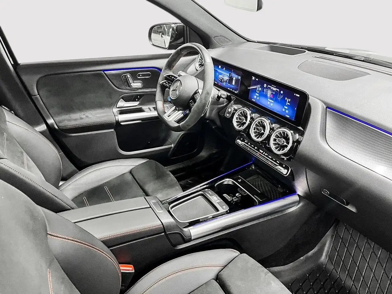 Mercedes-Benz GLA снимка Mercedes-Benz GLA