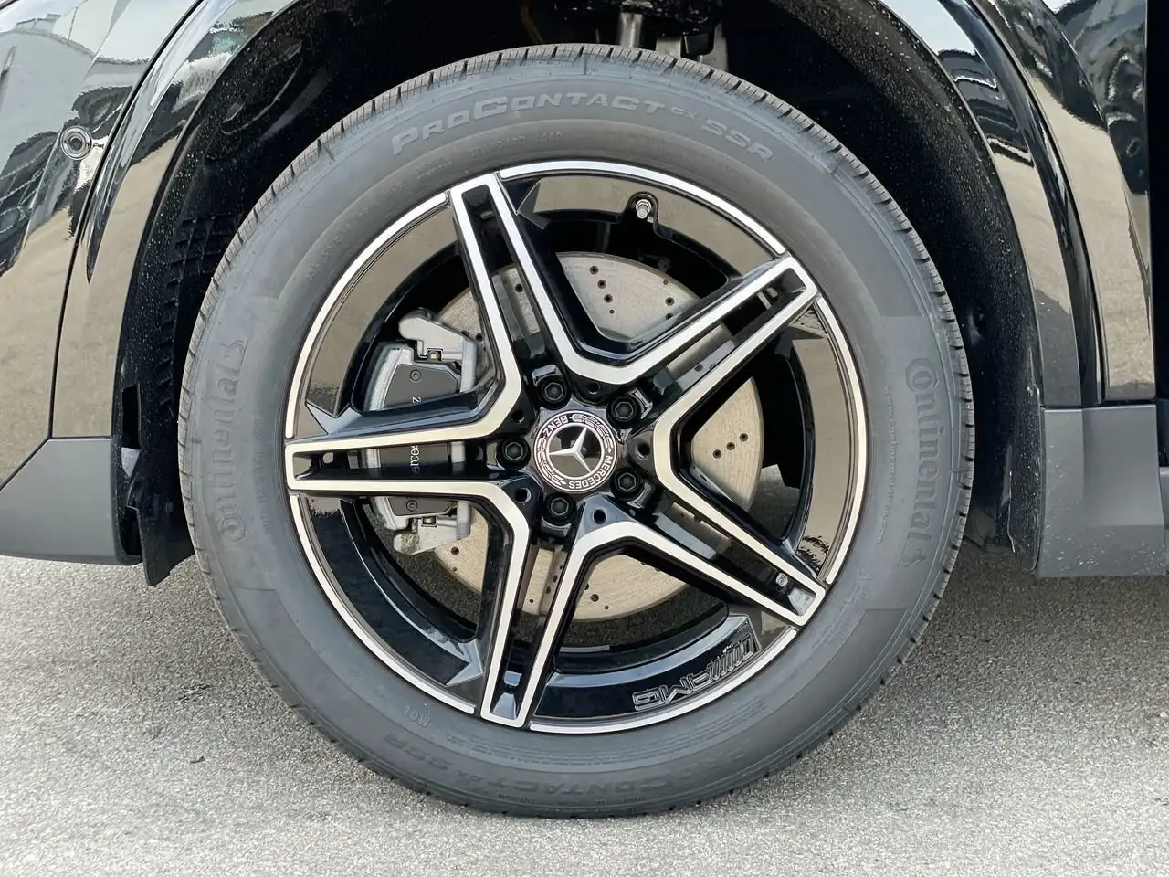 Mercedes-Benz GLA снимка Mercedes-Benz GLA