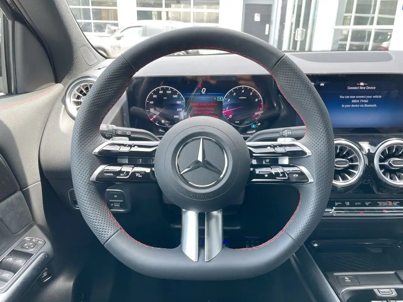 Mercedes-Benz GLA снимка Mercedes-Benz GLA