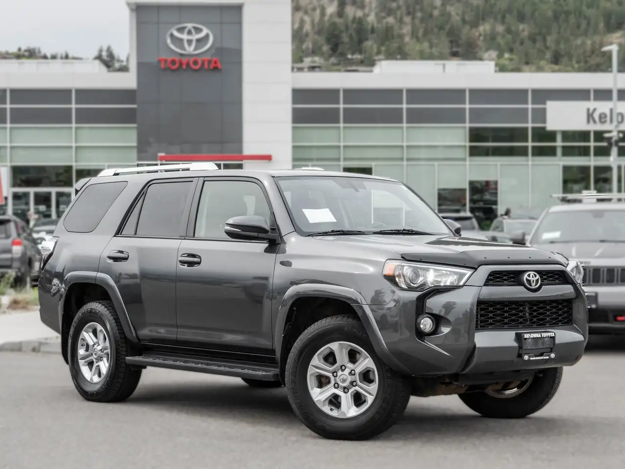 Toyota 4-Runner снимка Toyota 4-Runner