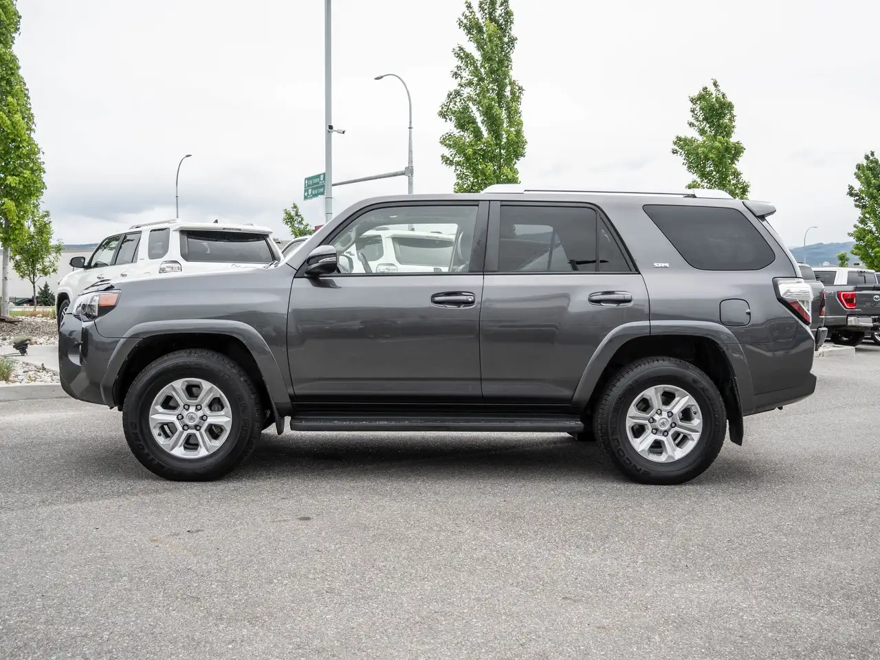 Toyota 4-Runner снимка Toyota 4-Runner