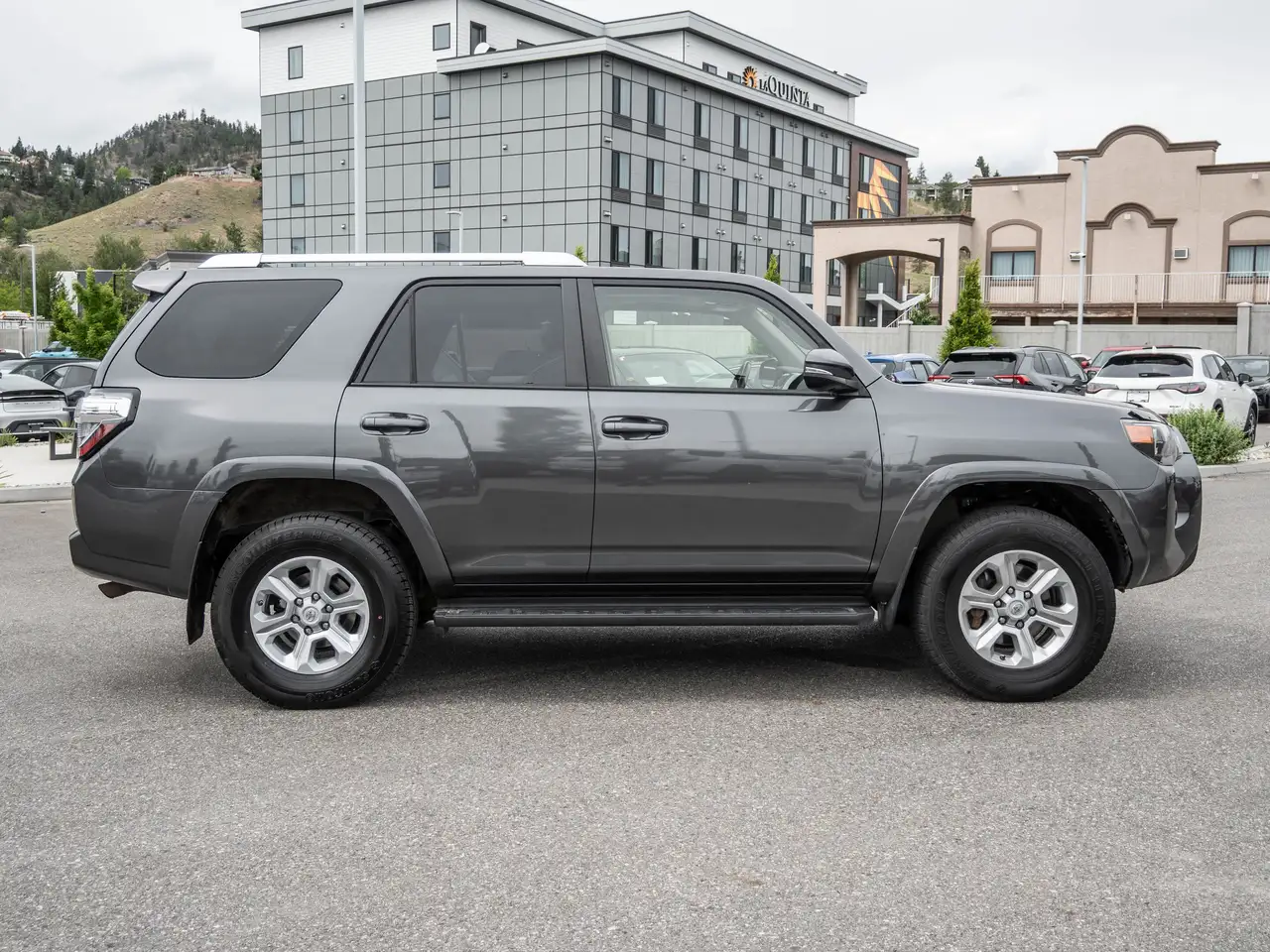 Toyota 4-Runner снимка Toyota 4-Runner